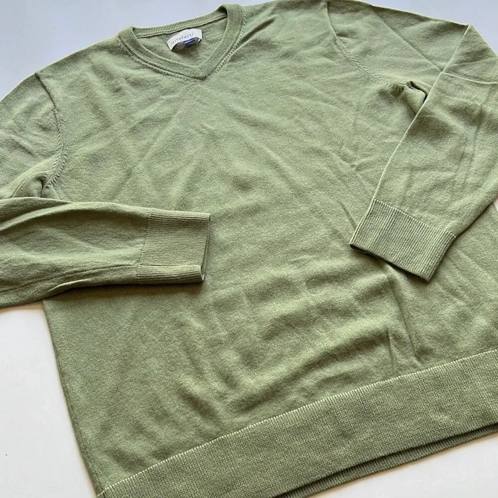 Artefact Merino Wool V-Neck Sweater Tagged M Fits Small